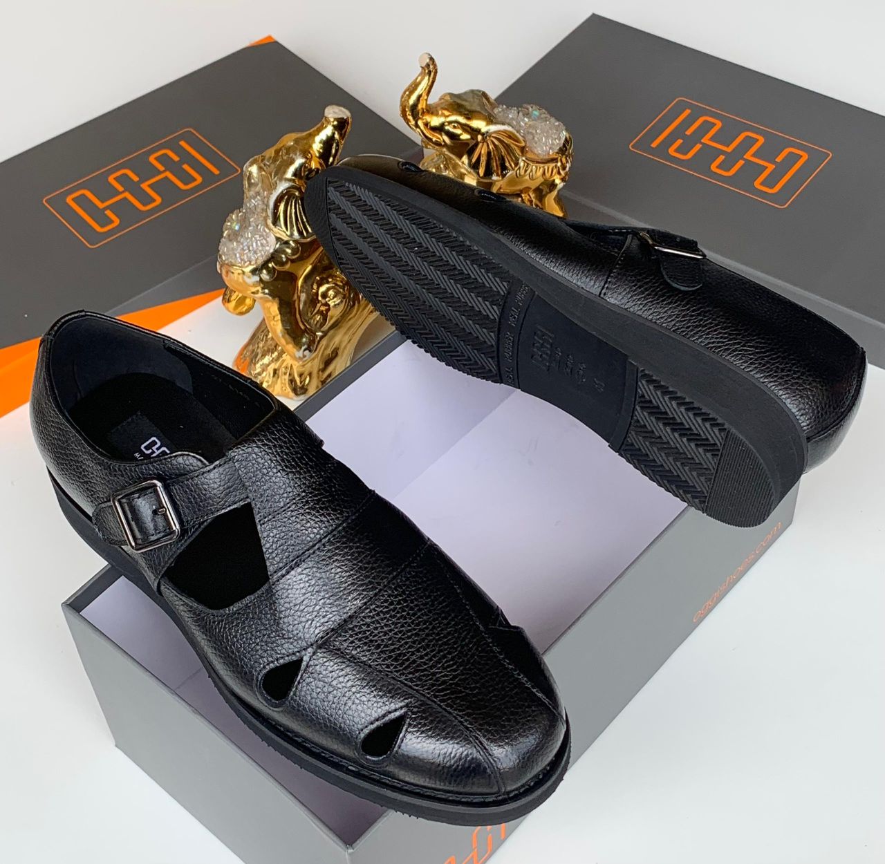OGGI Leather Sandals